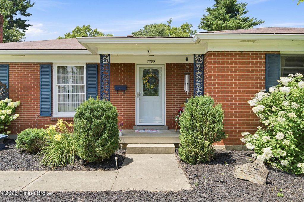 Photo of 7205 Glen Arbor Rd, Louisville, KY 40222 (MLS # 1721761)