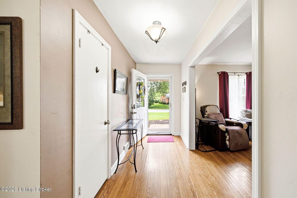 Photo of 7205 Glen Arbor Rd, Louisville, KY 40222 (MLS # 1721761)