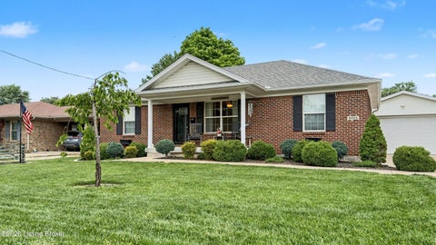 Homes For Sale - 6215 Bay Pine Dr<br/> Louisville, KY 40219