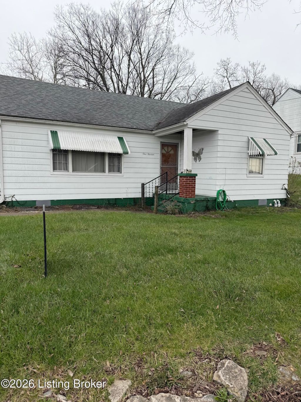 Photo of 113 Allnutt Dr, Frankfort, KY 40601 (MLS # 1711947)