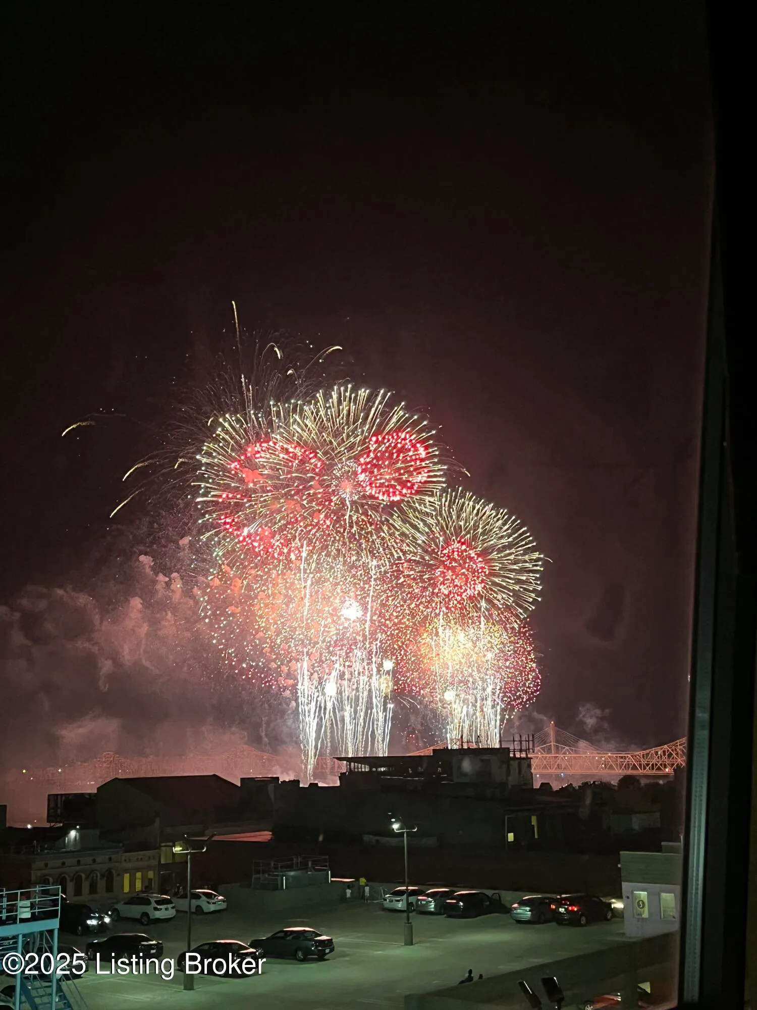 Louisville, Kentucky 40202, United States, 3 Bedrooms Bedrooms, ,1 BathroomBathrooms,Residential,Active,255129