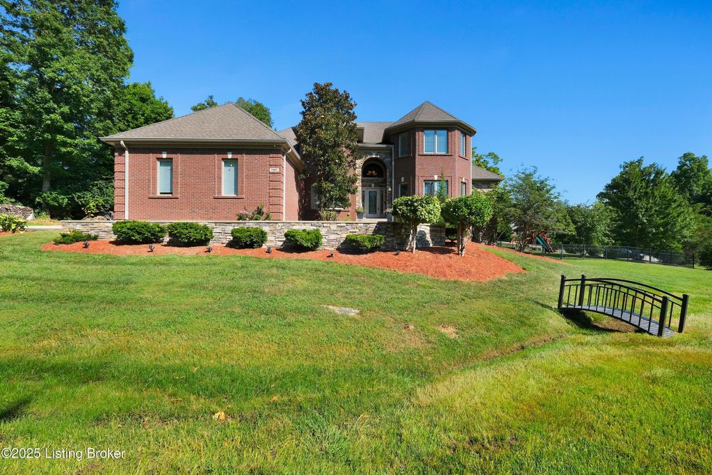 Photo of 7005 Quarry Dr, Crestwood, KY 40014 (MLS # 1700947)