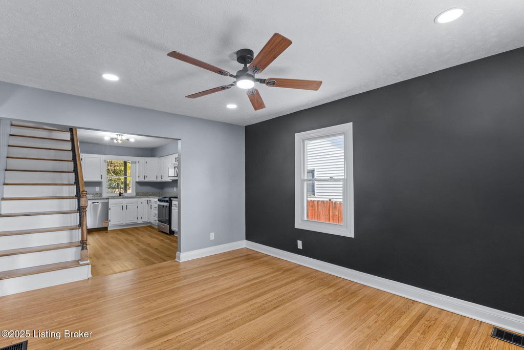 Photo of 1125 Sale Ave, Louisville, KY 40215 (MLS # 1701449)
