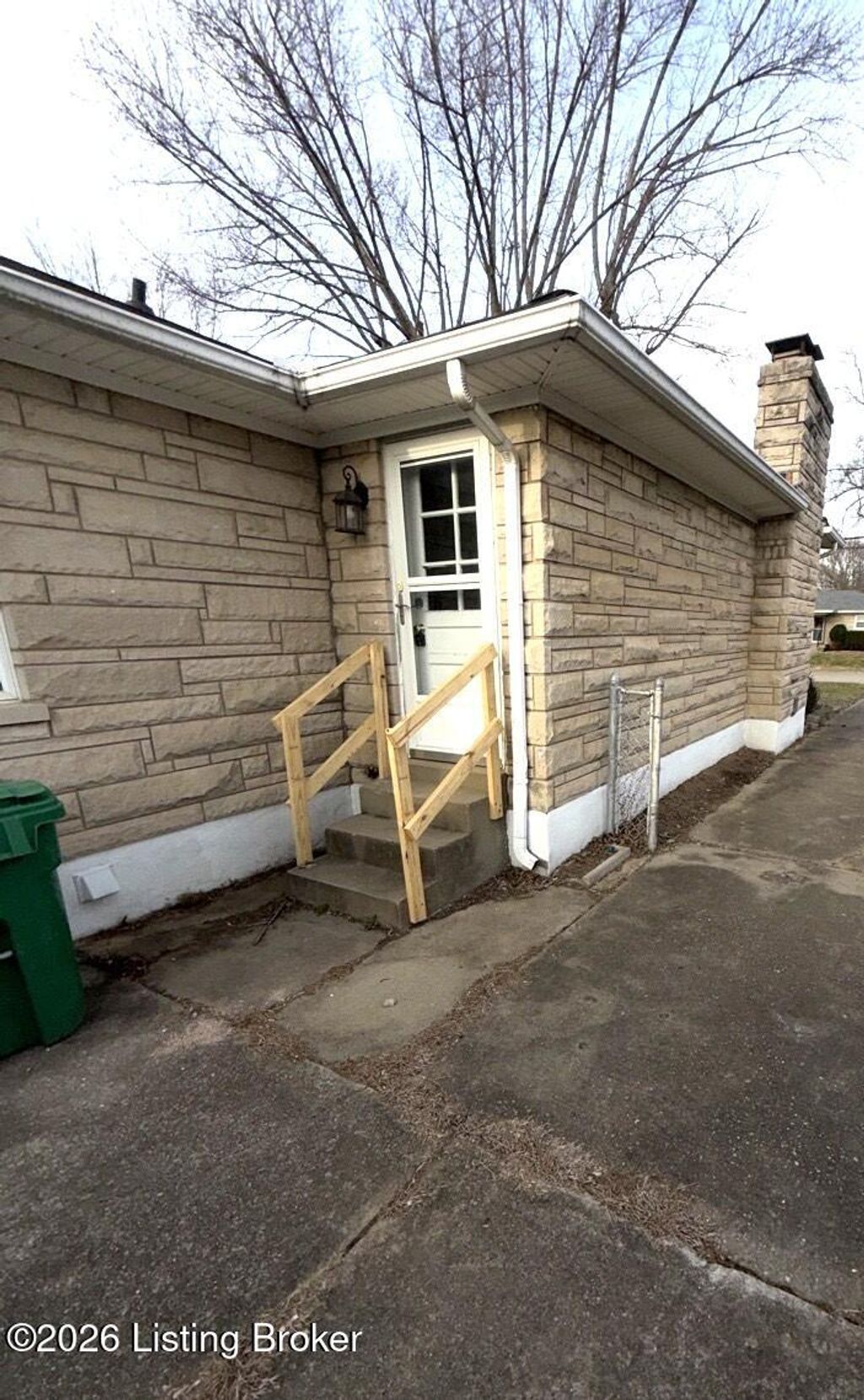 Photo of 5204 Mercury Dr, Louisville, KY 40258 (MLS # 1708156)