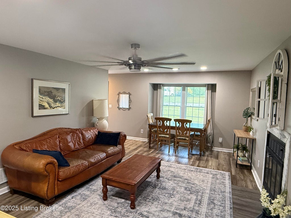 Photo of 5610 Windy Willow Dr, Louisville, KY 40241 (MLS # 1720411)