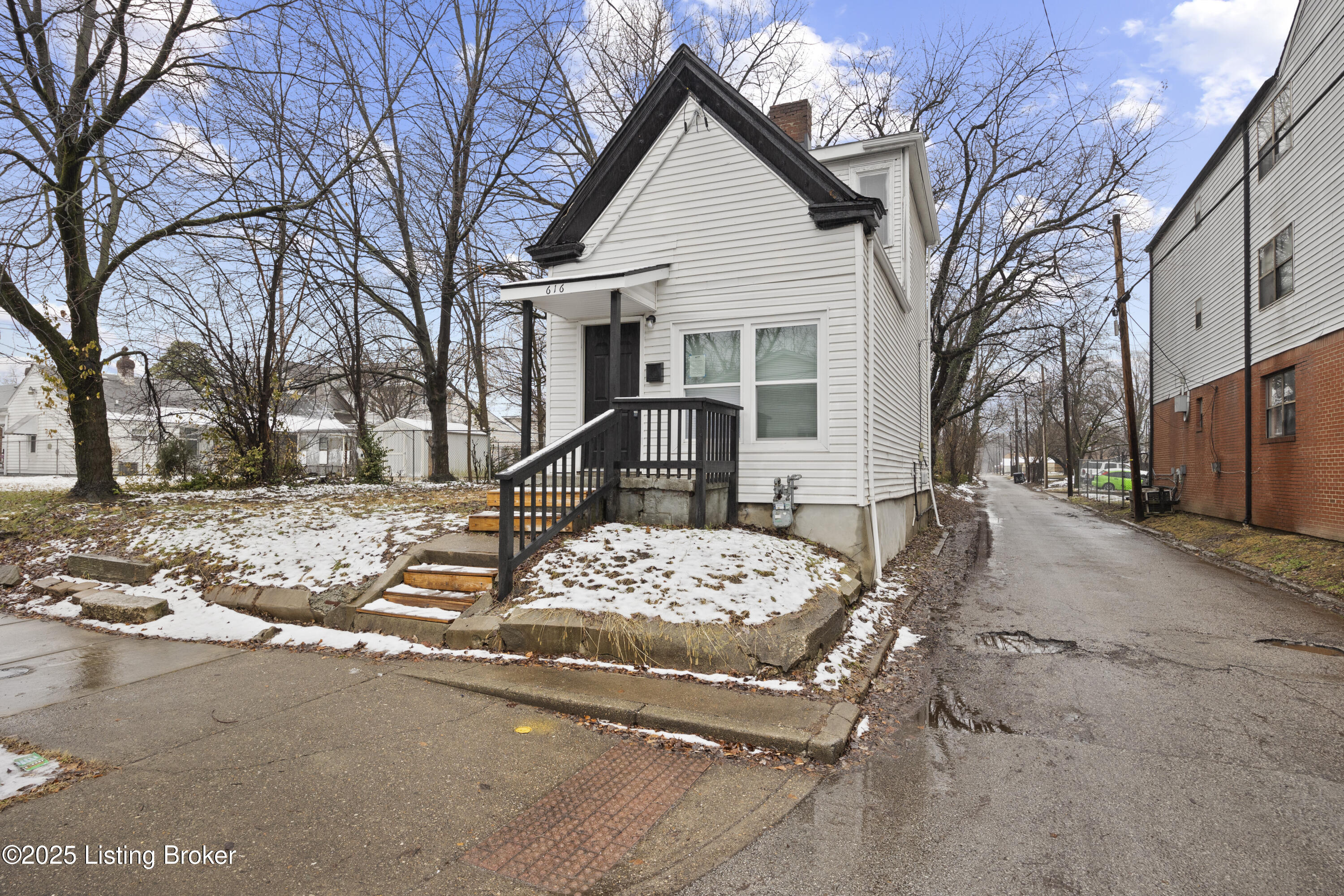 616 W Dr W J Hodge St, Louisville, Pennsylvania image 2