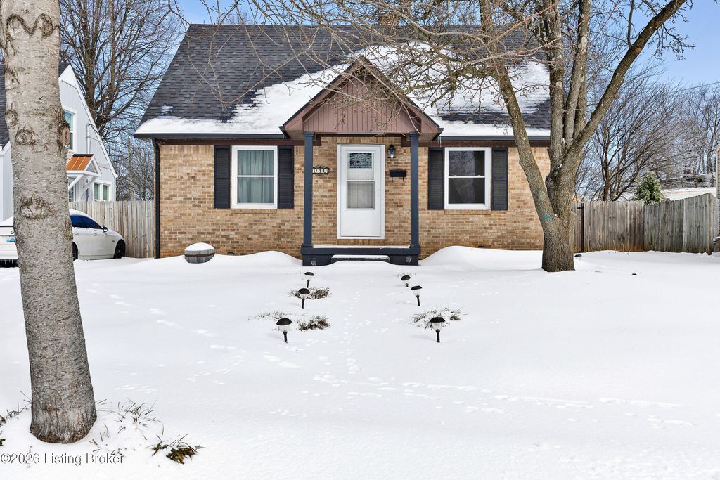 Photo of 40 Bluegrass Ct, Bardstown, KY 40004 (MLS # 1708054)