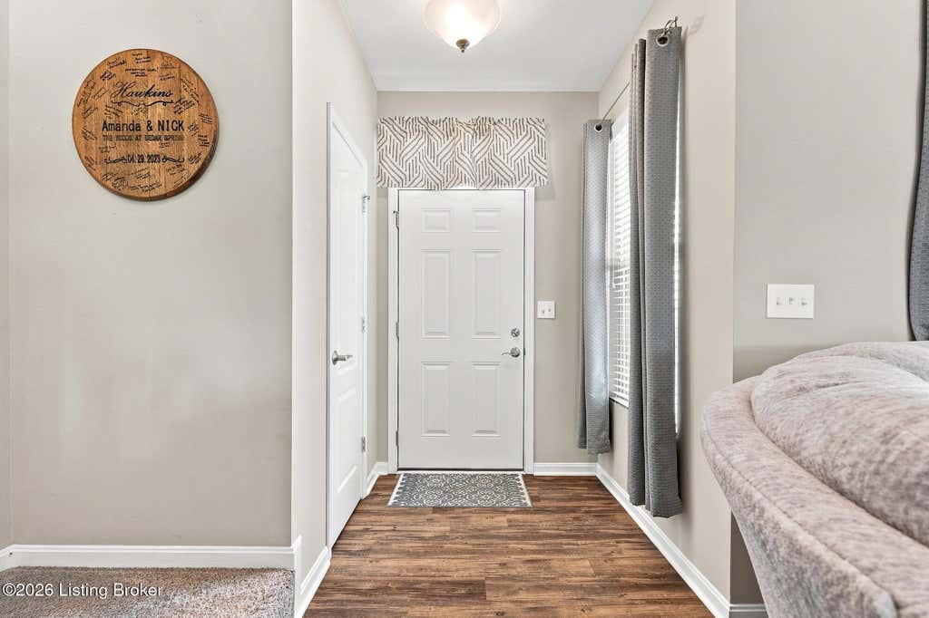 Photo of 10004 Creek View Estates Dr, Louisville, KY 40291 (MLS # 1724785)
