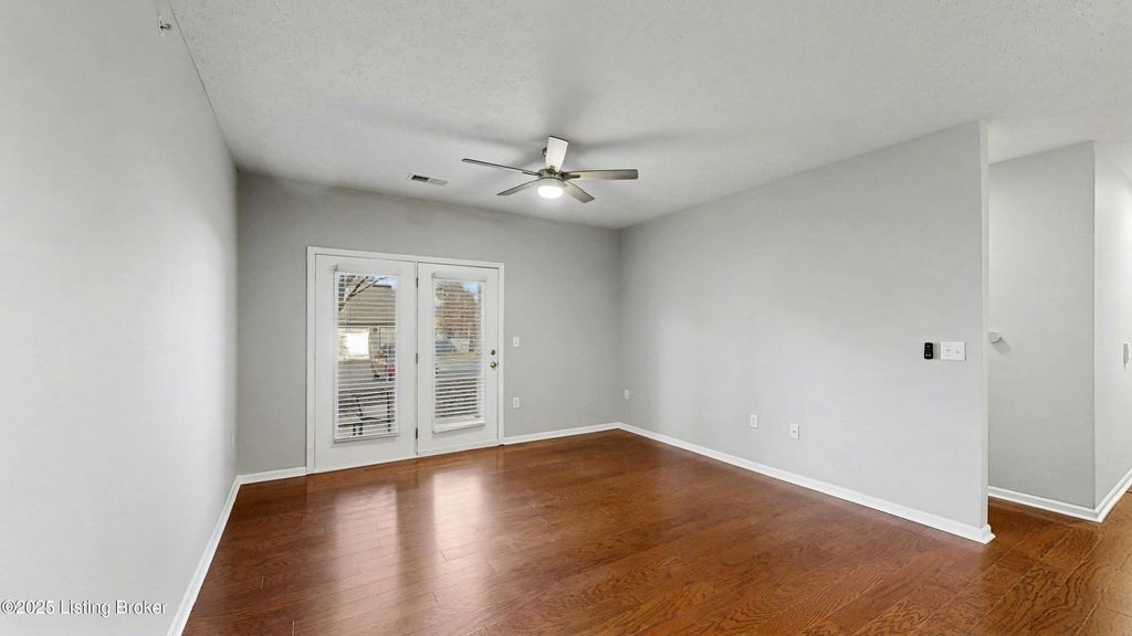 Photo of 2602 Aristocrat Pl #101, Louisville, KY 40299 (MLS # 1704880)