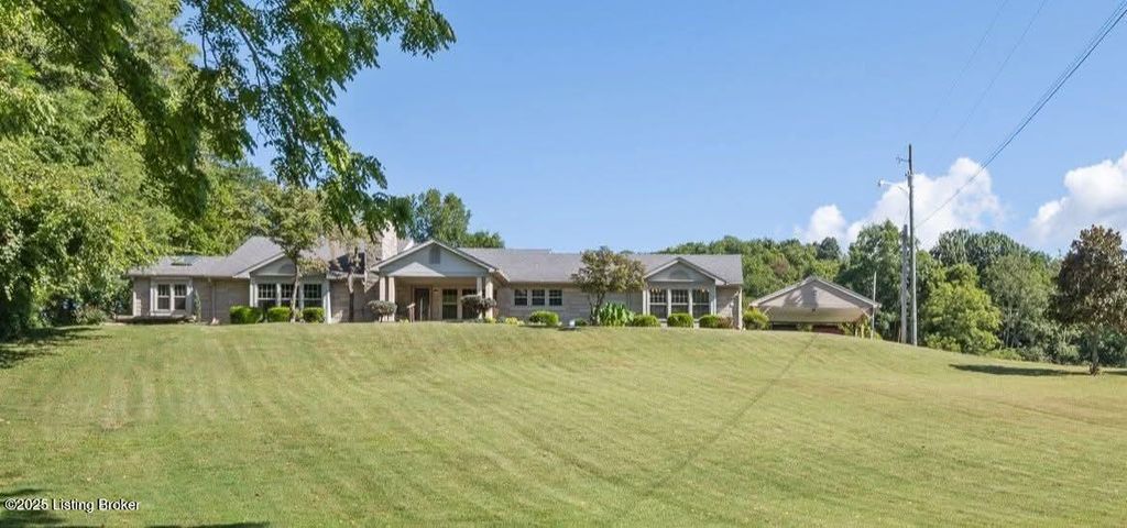 Photo of 5607 Blevins Gap Rd, Louisville, KY 40272 (MLS # 1717709)