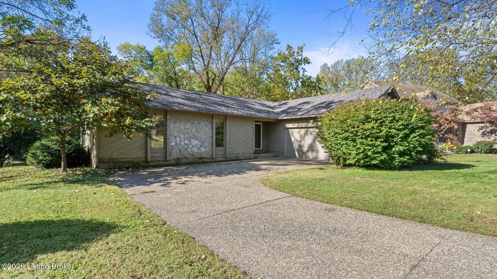 Photo of 4406 Eagles Cove Ct, Louisville, KY 40241 (MLS # 1733255)