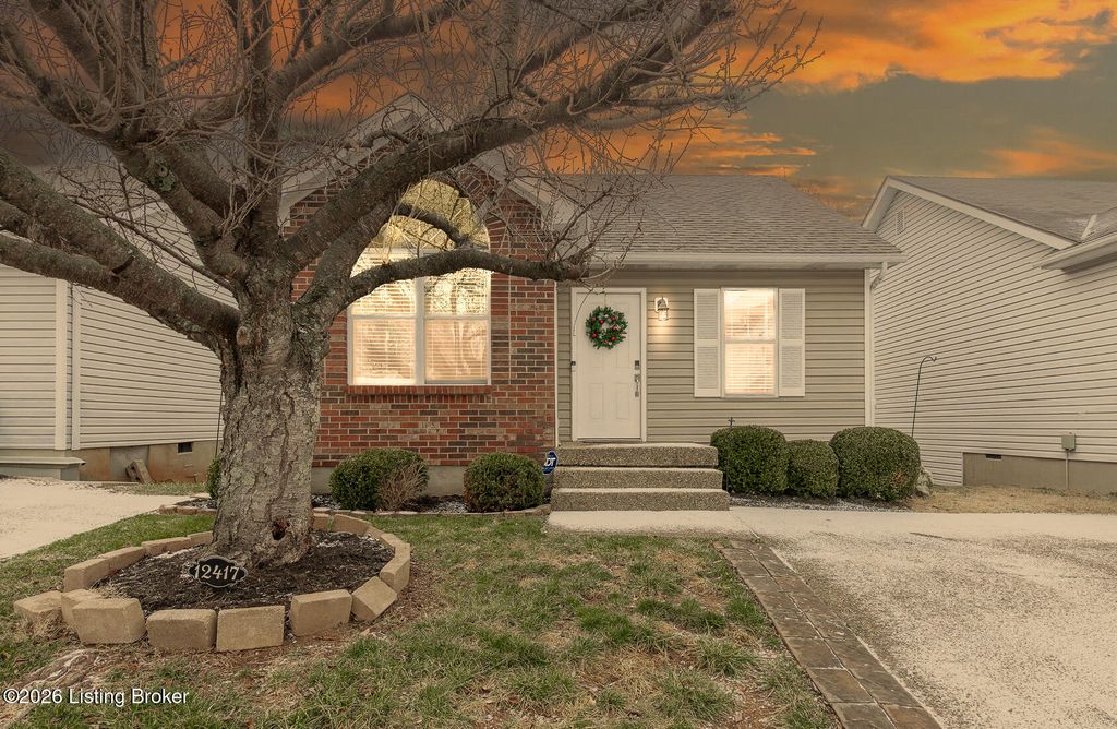 Photo of 12417 Kiawah Ct, Louisville, KY 40245 (MLS # 1707696)