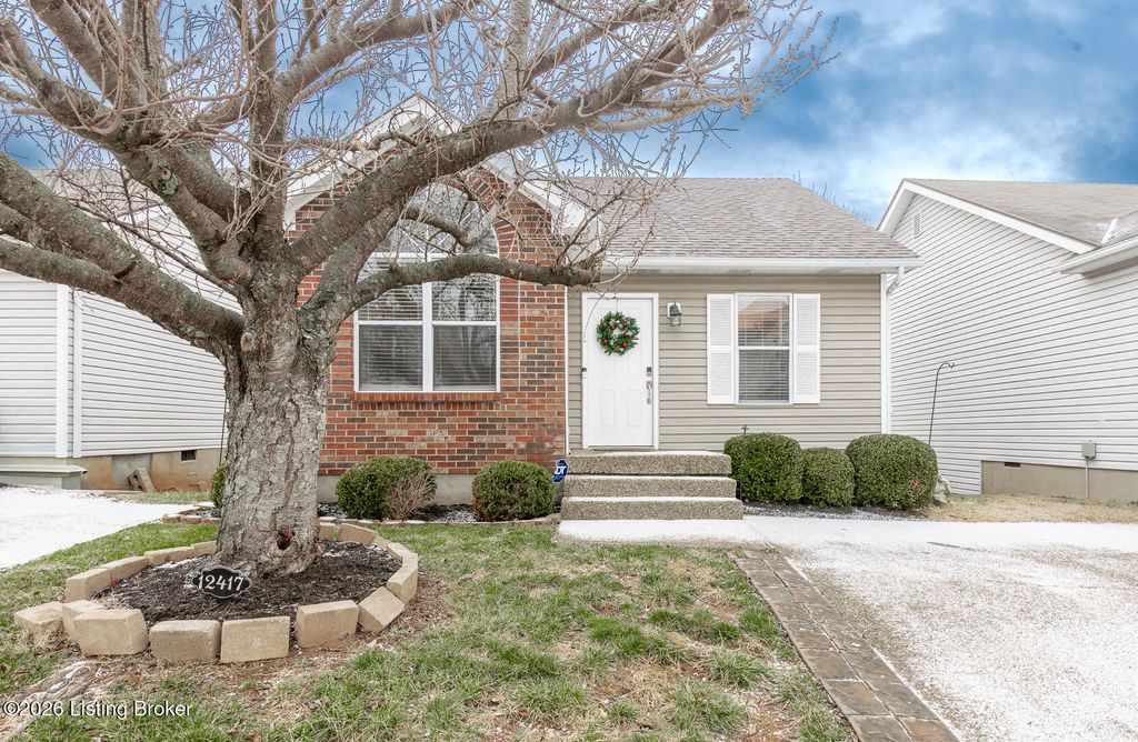 Photo of 12417 Kiawah Ct, Louisville, KY 40245 (MLS # 1707696)