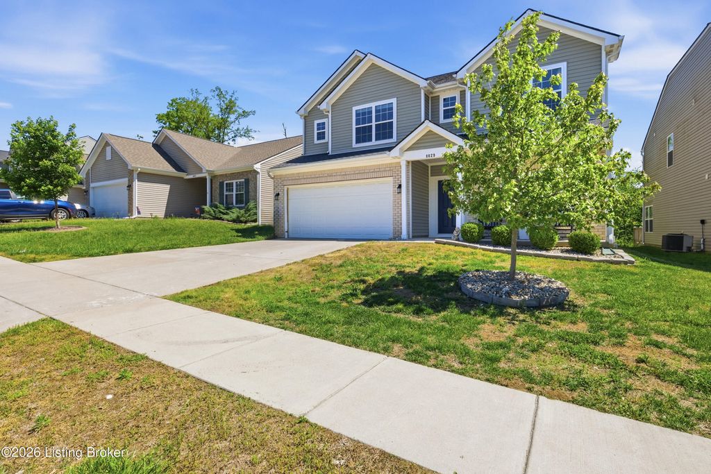 Photo of 8629 Warbler Br Way, Louisville, KY 40229 (MLS # 1716366)