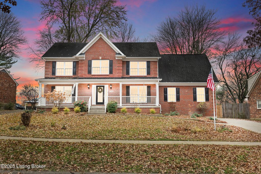 Photo of 7702 Tempsclair Rd, Louisville, KY 40220 (MLS # 1703975)