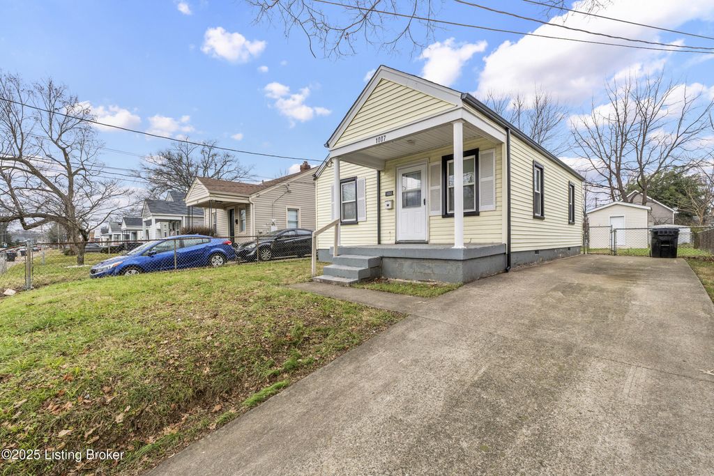 Photo of 1007 Camden Ave, Louisville, KY 40215 (MLS # 1706168)