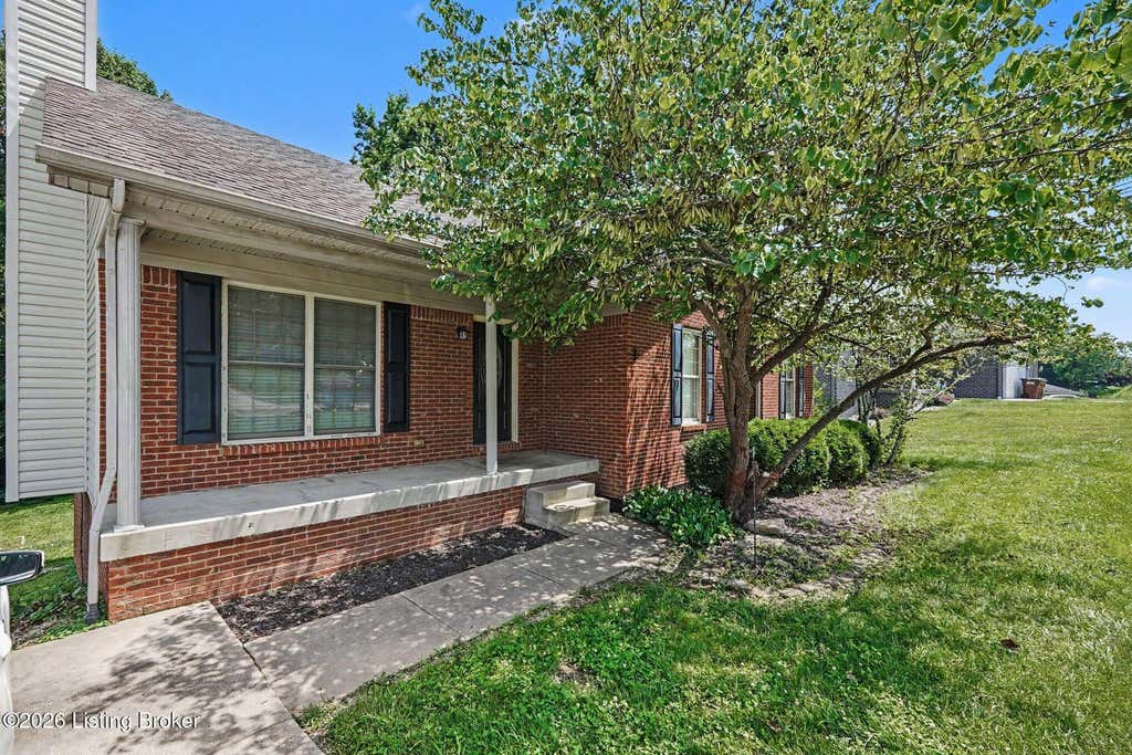 Photo of 244 Sycamore Dr, Taylorsville, KY 40071 (MLS # 1721334)