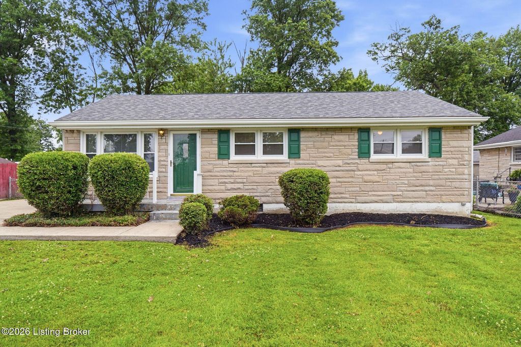 Photo of 5425 Sunset Dr, Louisville, KY 40219 (MLS # 1718194)