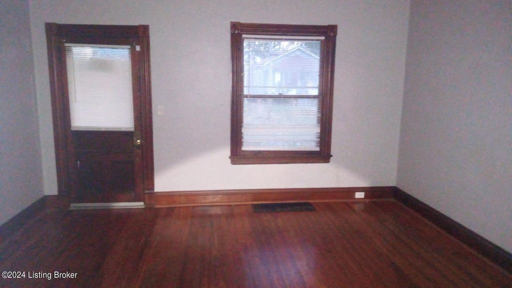 Photo of 251 Delmont Ave, Louisville, KY 40206 (MLS # 1707088)