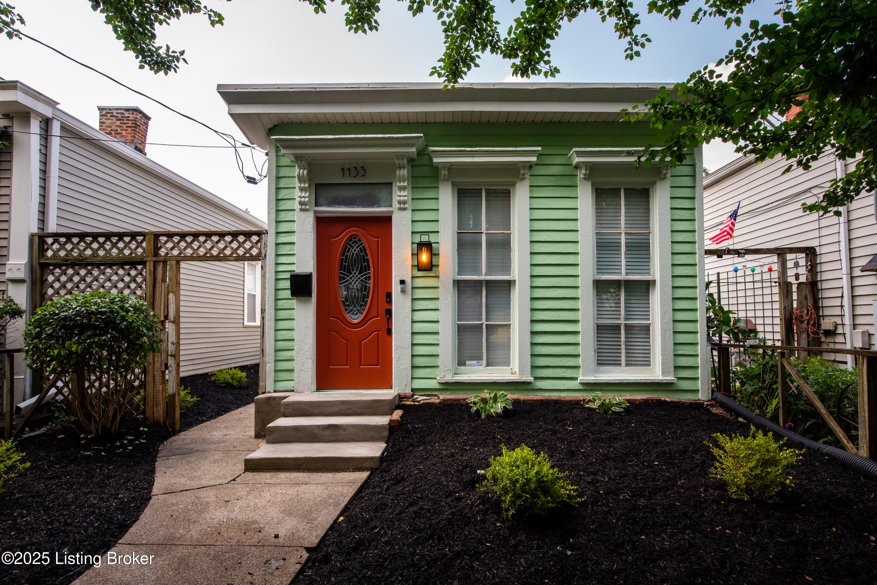 Photo 1 of 28 — 1133 Rogers St, Louisville, KY 40204