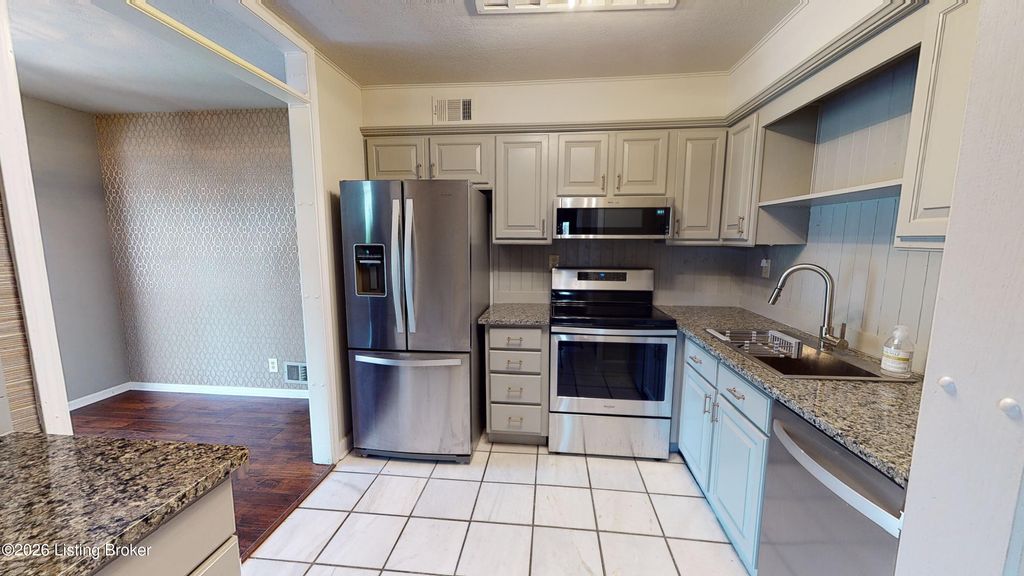 Photo of 3131 Bushmill Park, Louisville, KY 40241 (MLS # 1713385)