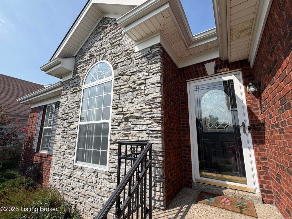 Photo of 10713 Spring Lawn Dr, Louisville, KY 40291 (MLS # 1727286)