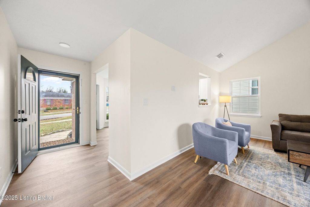 Photo of 1602 Acosta Ct, La Grange, KY 40031 (MLS # 1705415)