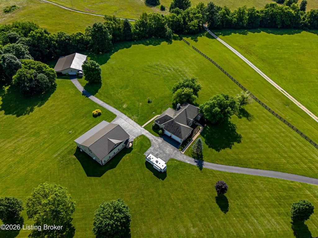 Photo of 37 Timberwood Dr, Simpsonville, KY 40067 (MLS # 1721287)