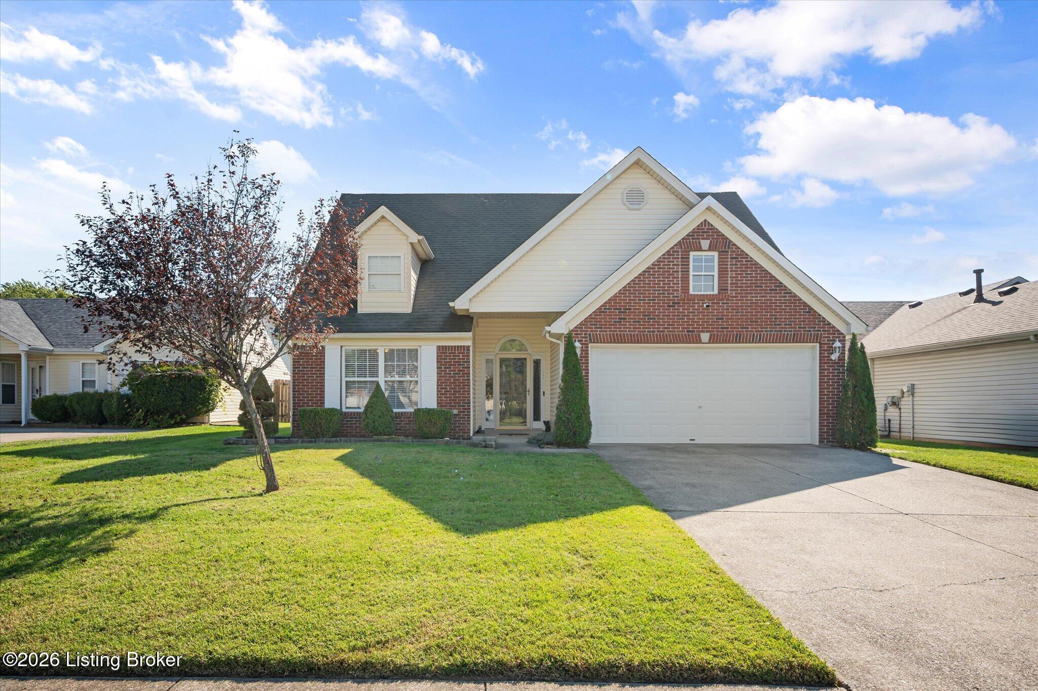 11203 Woodridge Lake Way