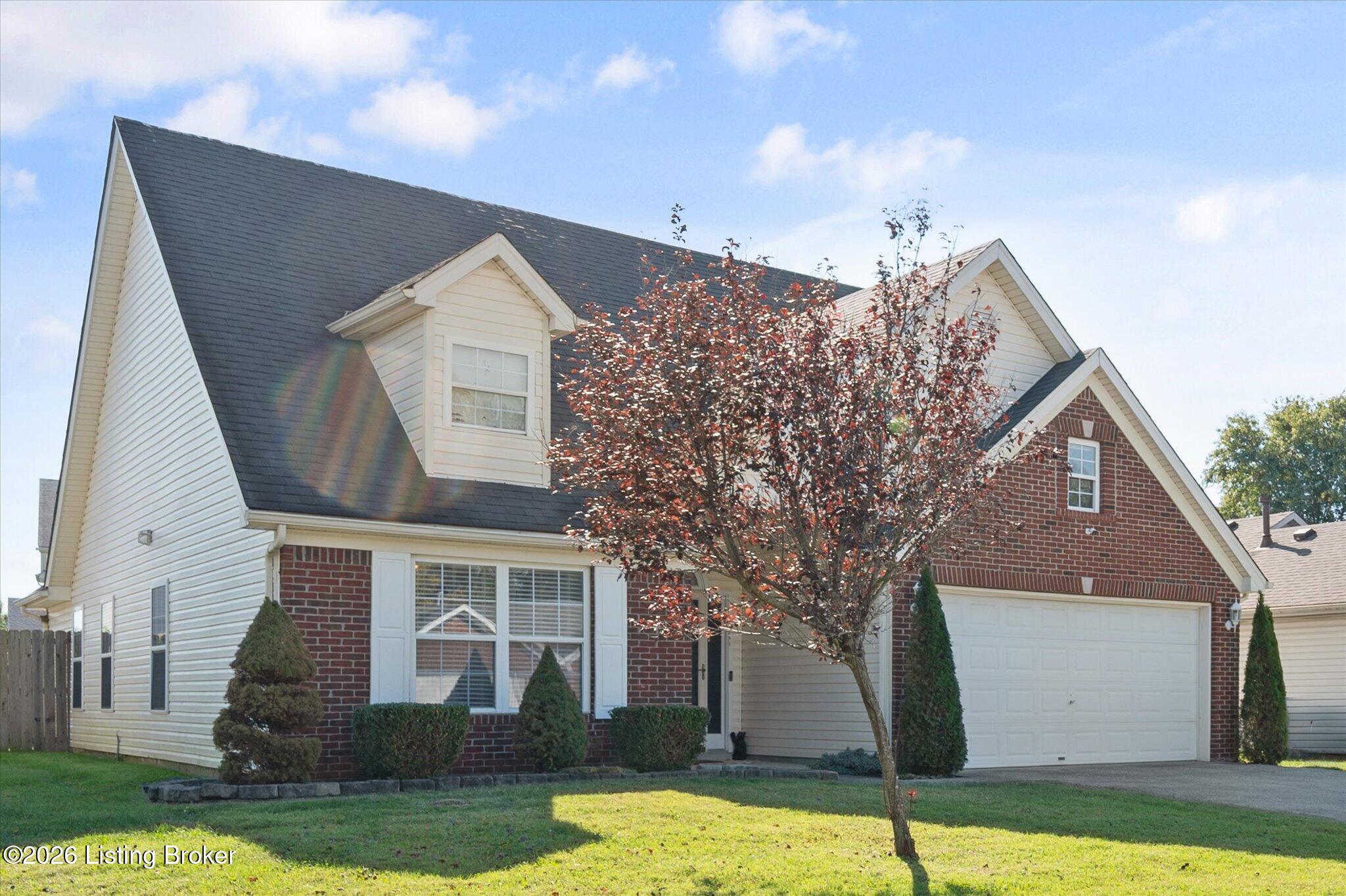 11203 Woodridge Lake Way