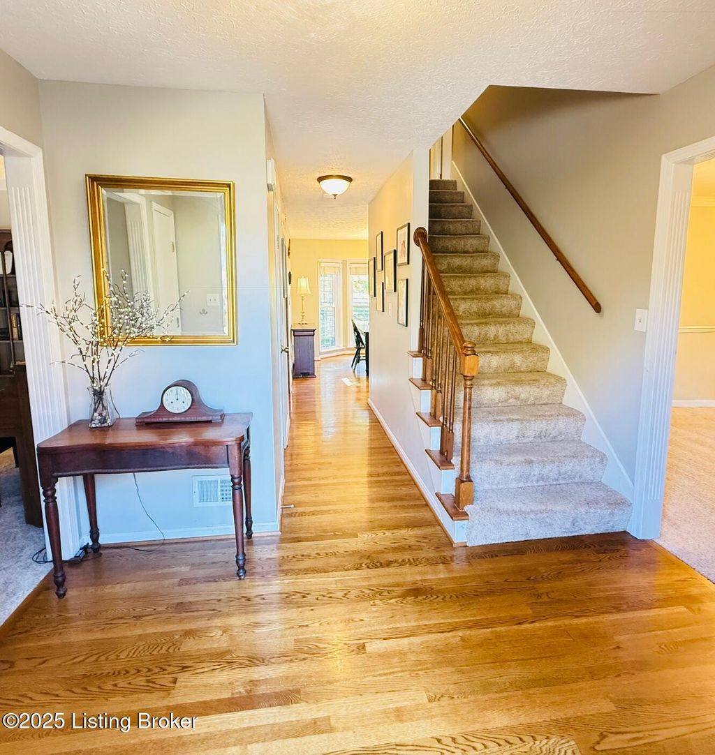 Photo of 4604 Lincoln Rd, Louisville, KY 40220 (MLS # 1702677)