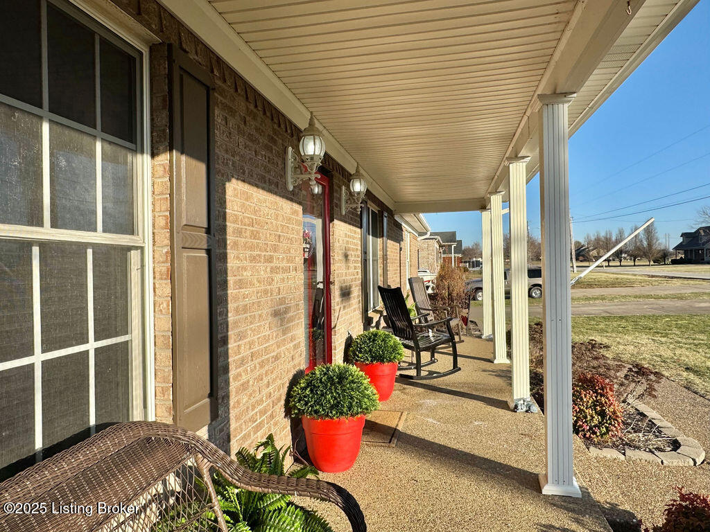864 Meadowland Trail, Shepherdsville, Kentucky image 15