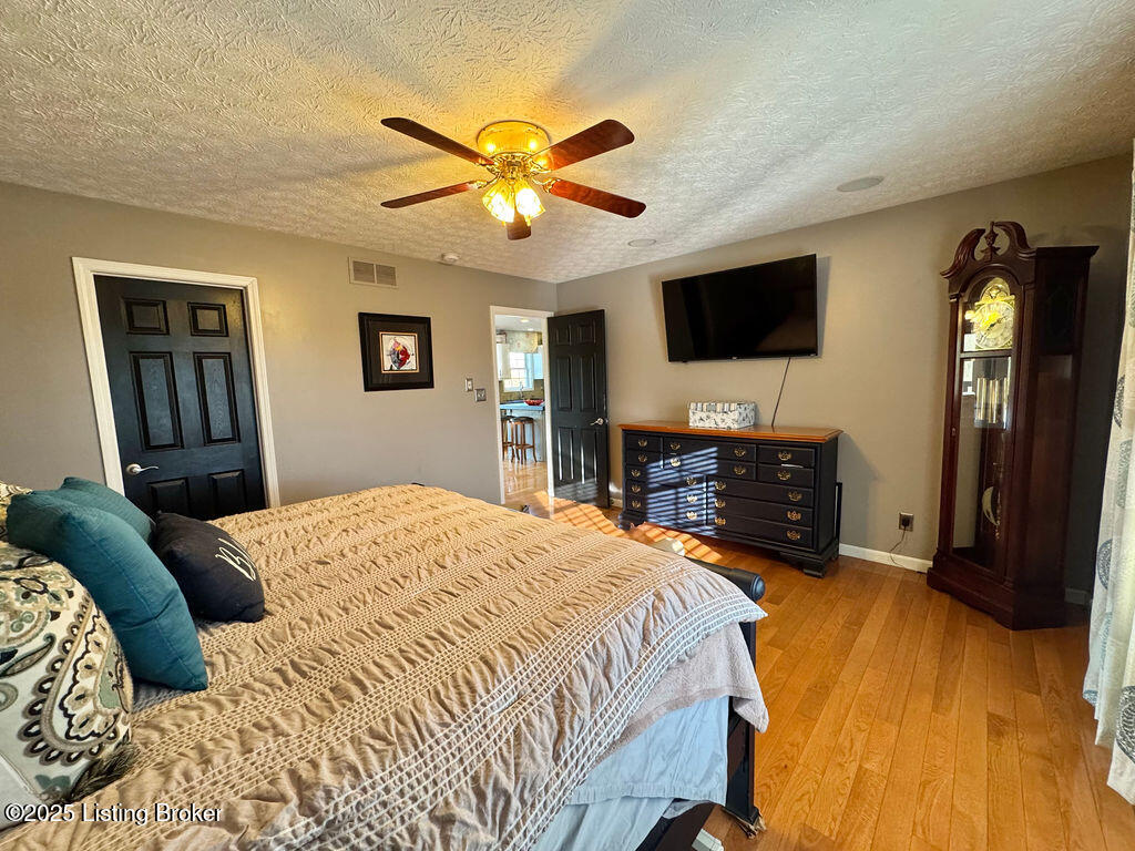 864 Meadowland Trail, Shepherdsville, Kentucky image 33