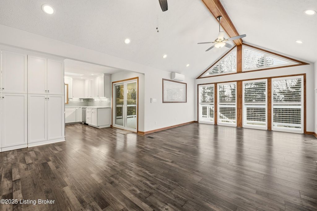 Photo of 5500 Highpoint Dr, Crestwood, KY 40014 (MLS # 1705727)