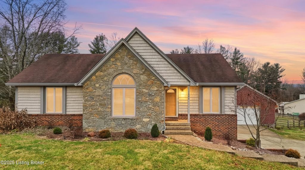 Photo of 5500 Highpoint Dr, Crestwood, KY 40014 (MLS # 1705727)