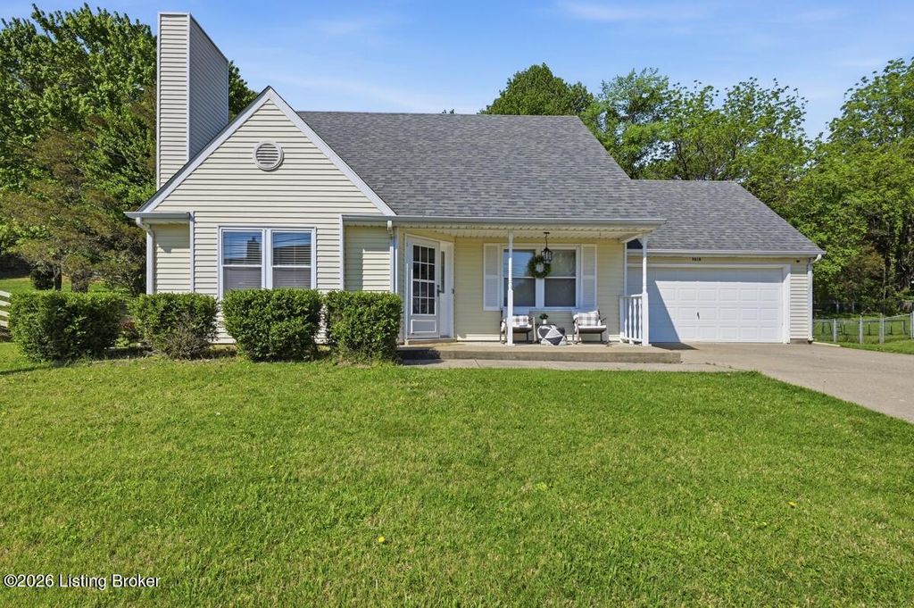 Photo of 2010 Oriole Dr, Elizabethtown, KY 42701 (MLS # 1715499)