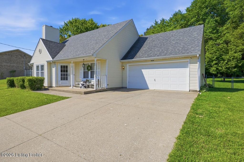 Photo of 2010 Oriole Dr, Elizabethtown, KY 42701 (MLS # 1715499)