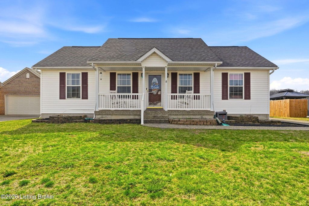 Photo of 257 Clear Lake Dr, Shepherdsville, KY 40165 (MLS # 1709967)