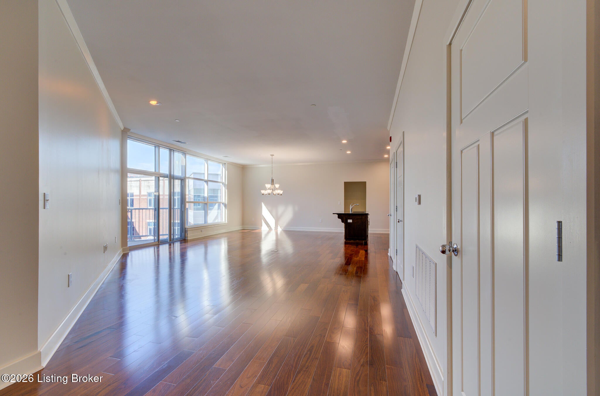 324 E Main St 503
