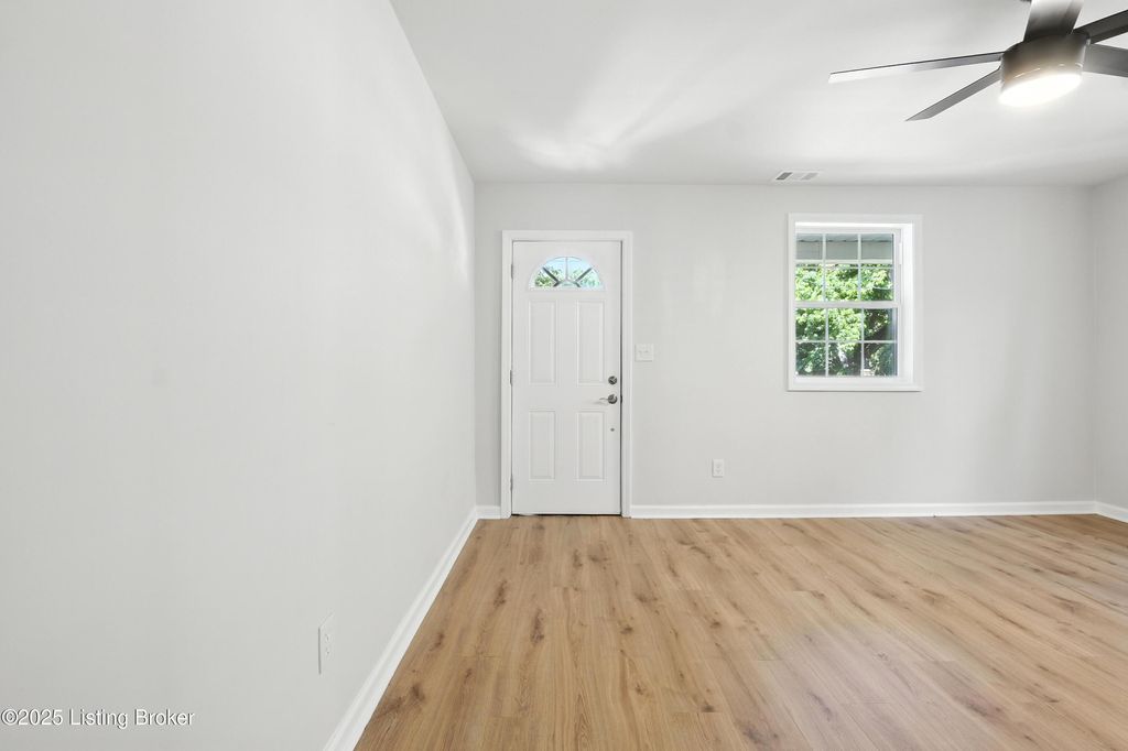 Photo of 137 S Bayly Ave, Louisville, KY 40206 (MLS # 1705233)