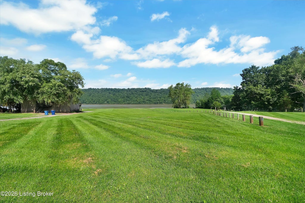 Photo of 6515 Jacob Dr, Westport, KY 40077 (MLS # 1722990)