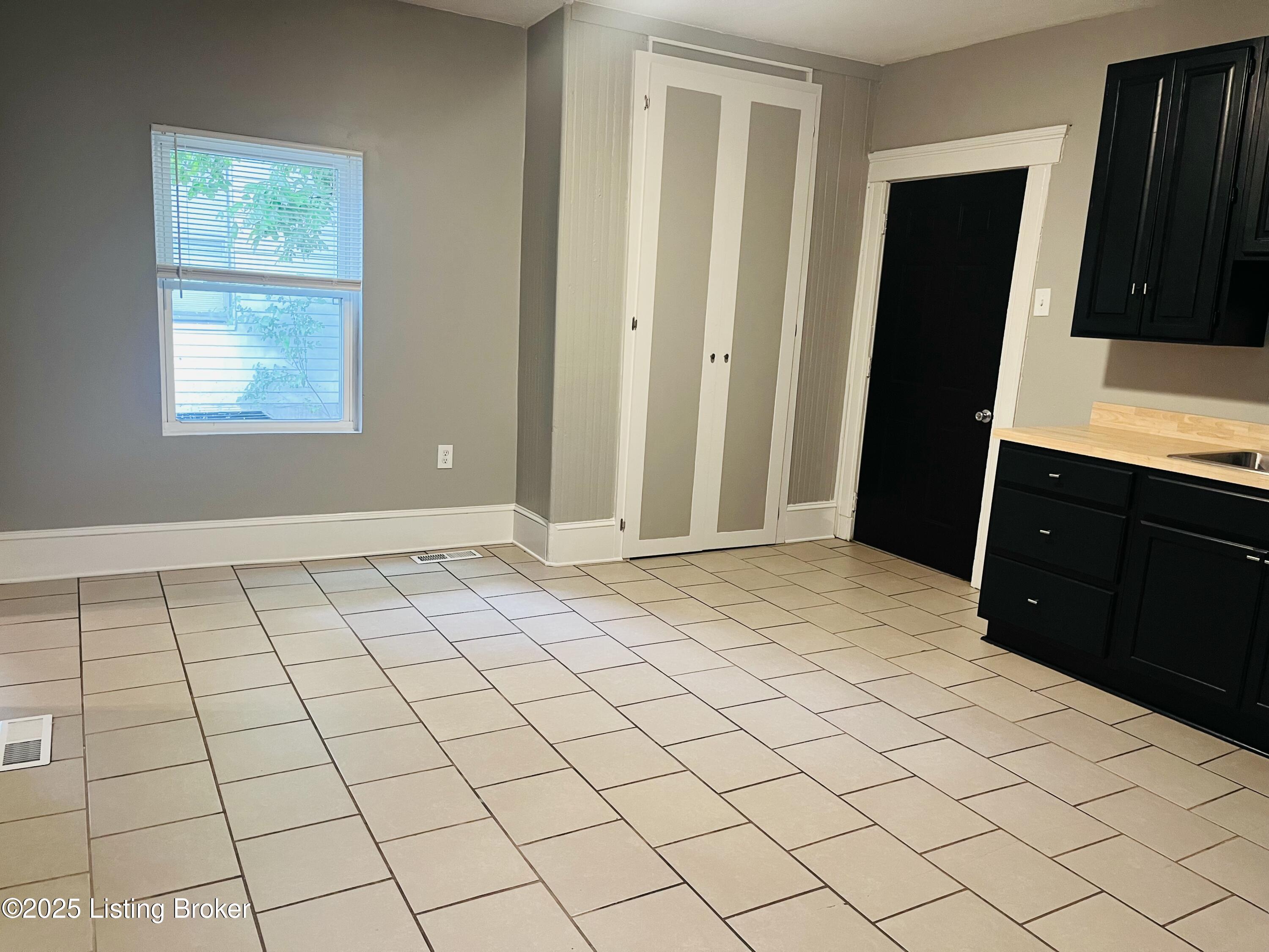 1330 Bluegrass Ave, Louisville, Kentucky image 4