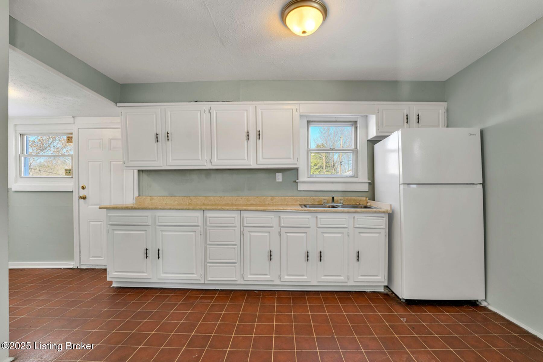 4141 Sunset Ave, Louisville, Kentucky image 11