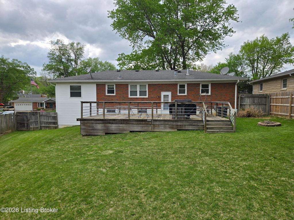 Photo of 9005 Wooddale Dr, Louisville, KY 40272 (MLS # 1714548)