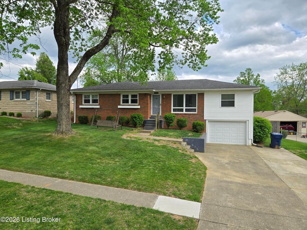 Photo of 9005 Wooddale Dr, Louisville, KY 40272 (MLS # 1714548)