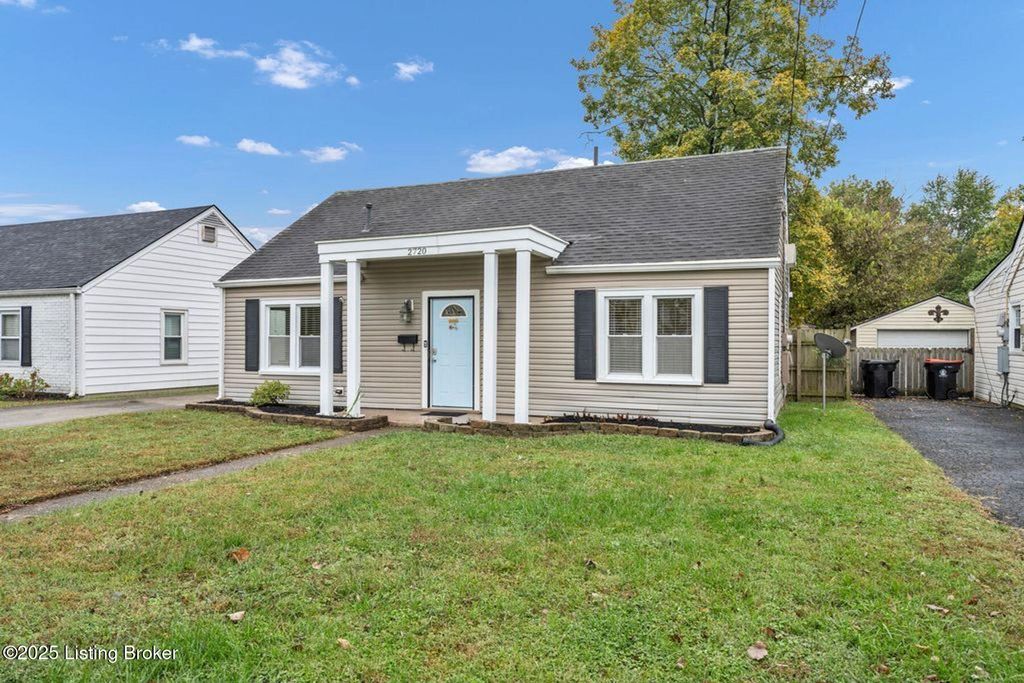 Photo of 2720 Alanmede Rd, Louisville, KY 40205 (MLS # 1705515)