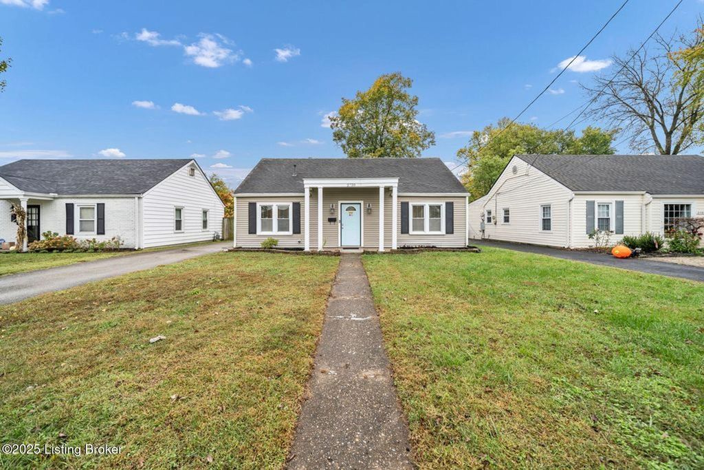 Photo of 2720 Alanmede Rd, Louisville, KY 40205 (MLS # 1705515)