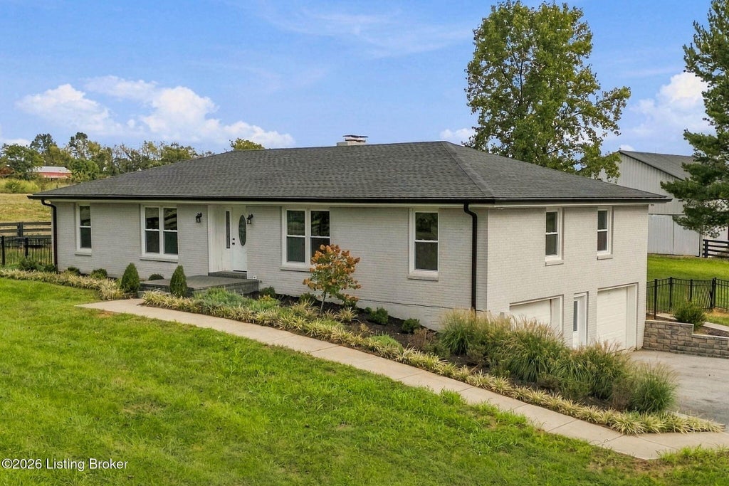 Photo of 4045 Lagrange Rd, Shelbyville, KY 40065 (MLS # 1729536)