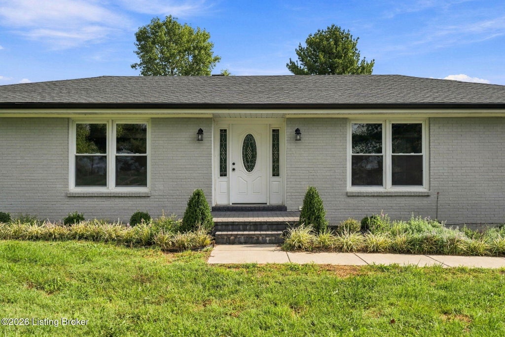 Photo of 4045 Lagrange Rd, Shelbyville, KY 40065 (MLS # 1729536)