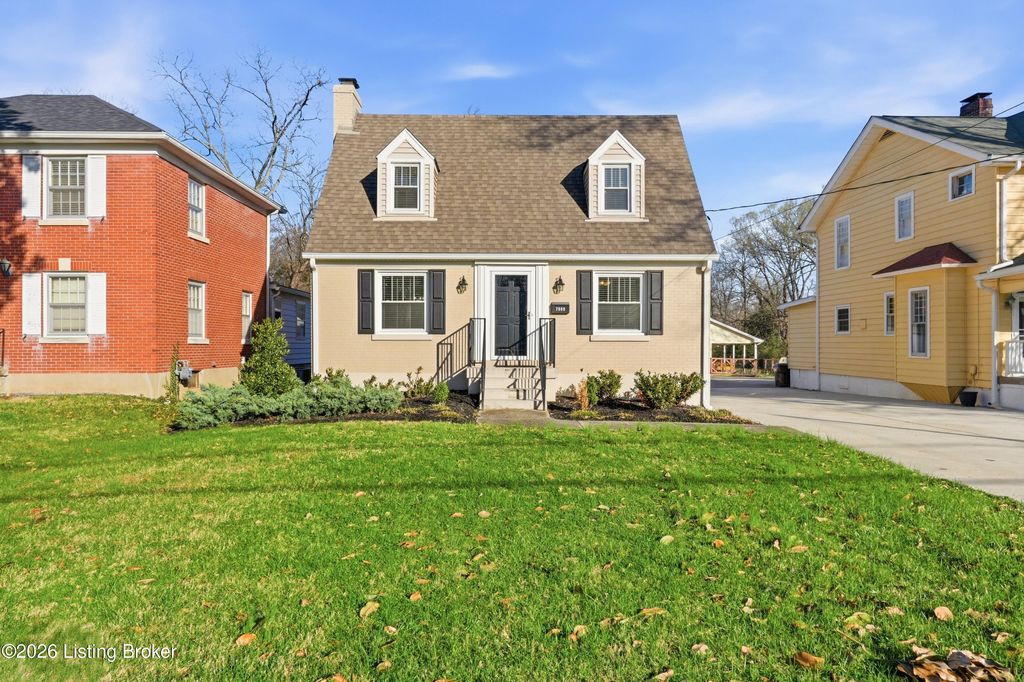 Photo of 7809 New La Grange Rd, Louisville, KY 40222 (MLS # 1711370)